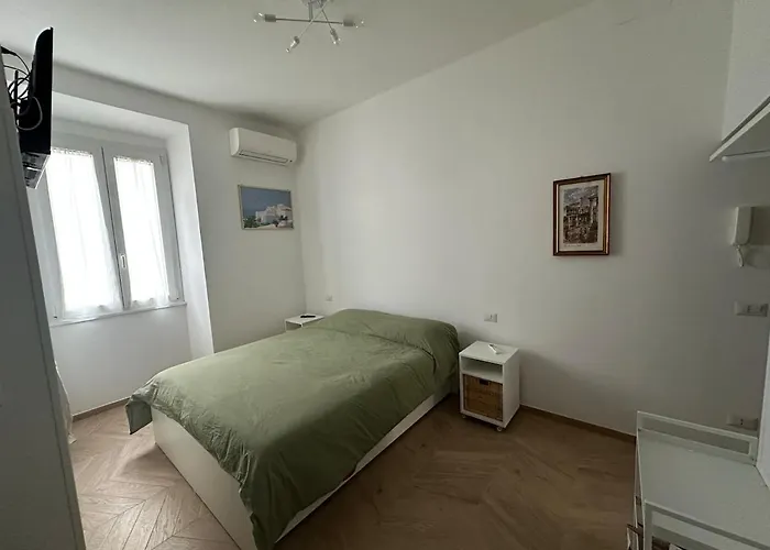 Apartment New On The Way To Metro C Colosseum *