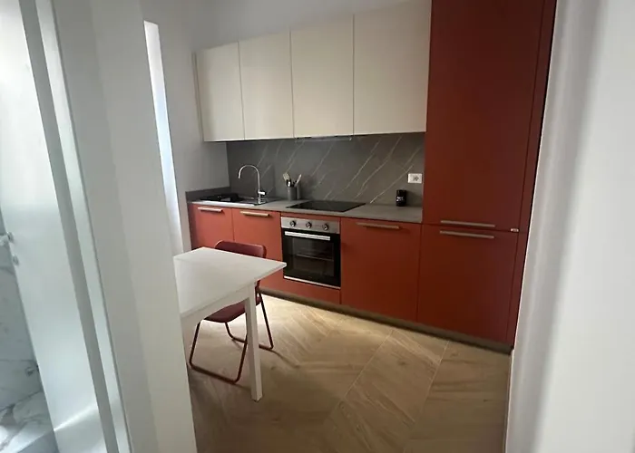 Apartment New On The Way To Metro C Colosseum *